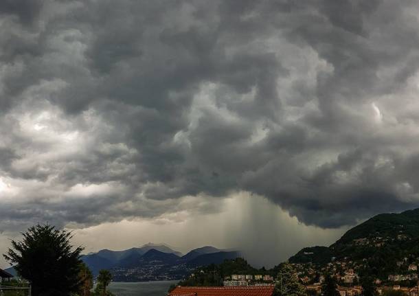 Natura maltempo spettacolo (foto di Franco Aresi)