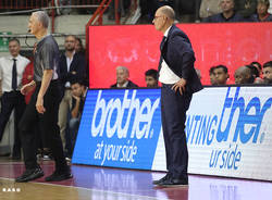 pallacanestro varese basket