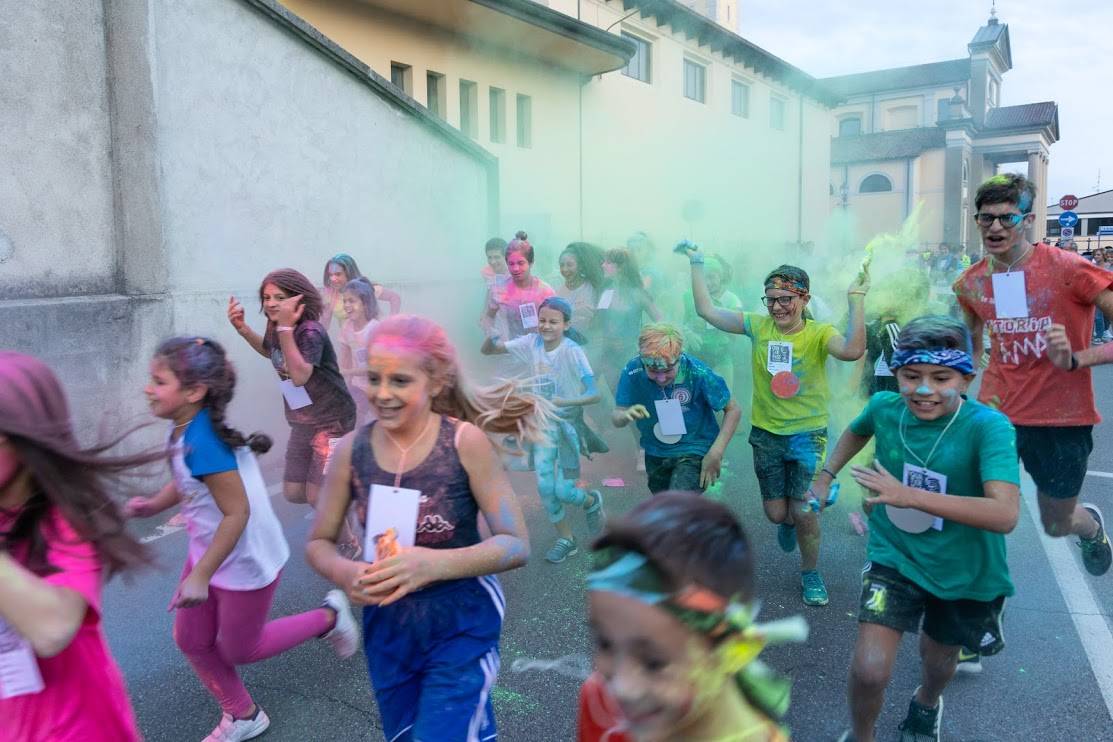 Quatar pass e color run, la festa degli oratori è coloratissima