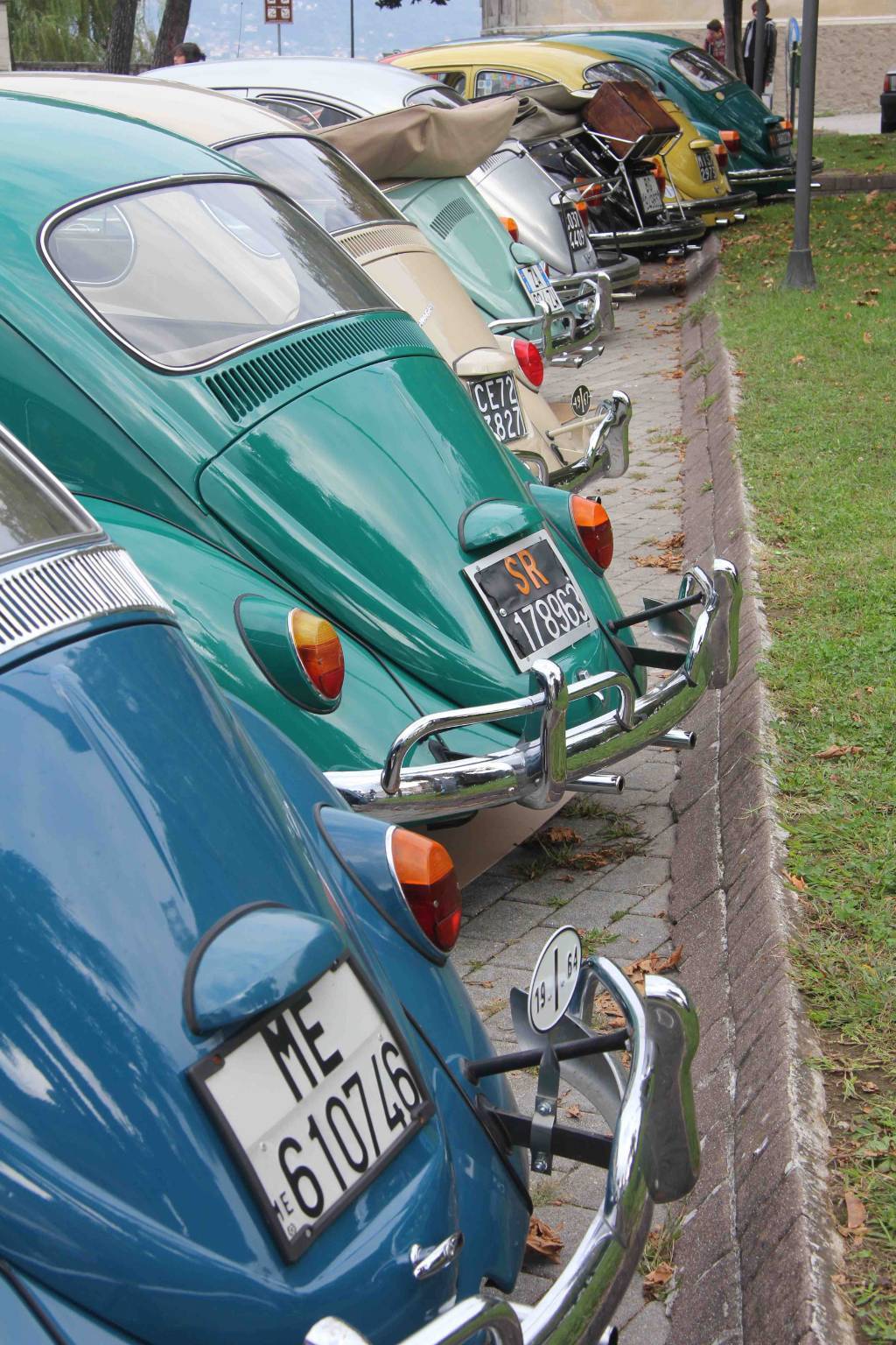 Raduno d'auto d'epoca a Porto Valtravaglia 
