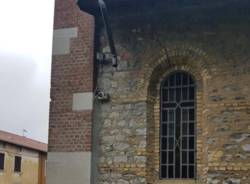 Rubate le gronde alla chiesa di Valle Olona