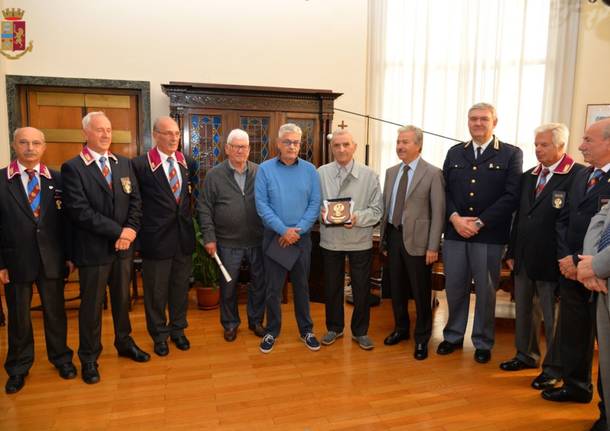 Trentacinque anni di servizio nella Polizia: un premio per l’85enne appuntato De Cecilia