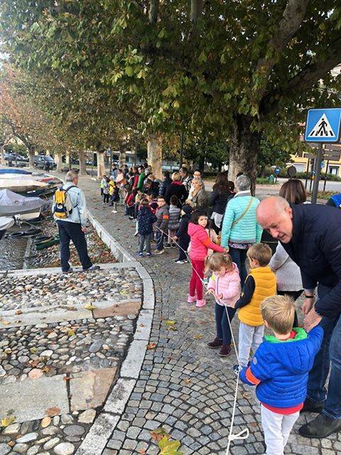 A lezione a piedi alla scuola Scotti