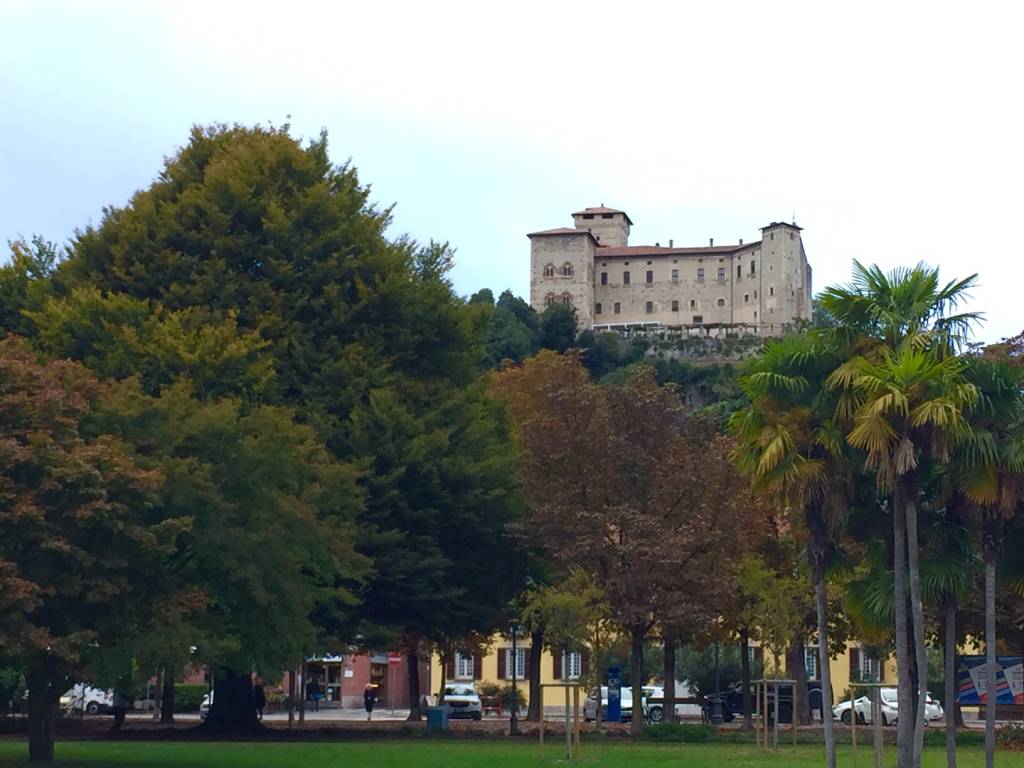 Autunno ad Angera, aspettando il foliage