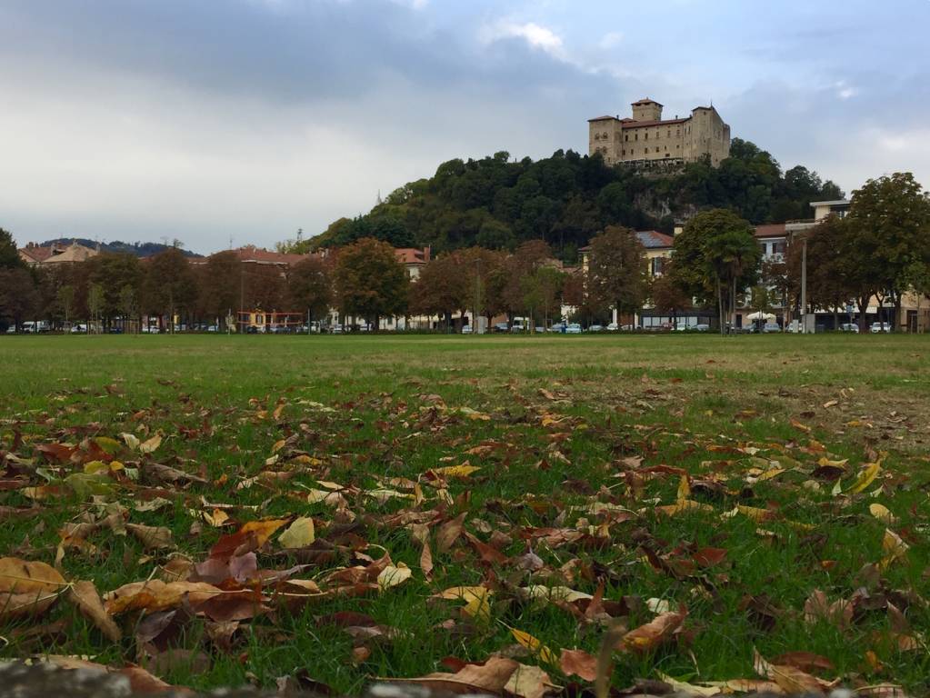 Autunno ad Angera, aspettando il foliage