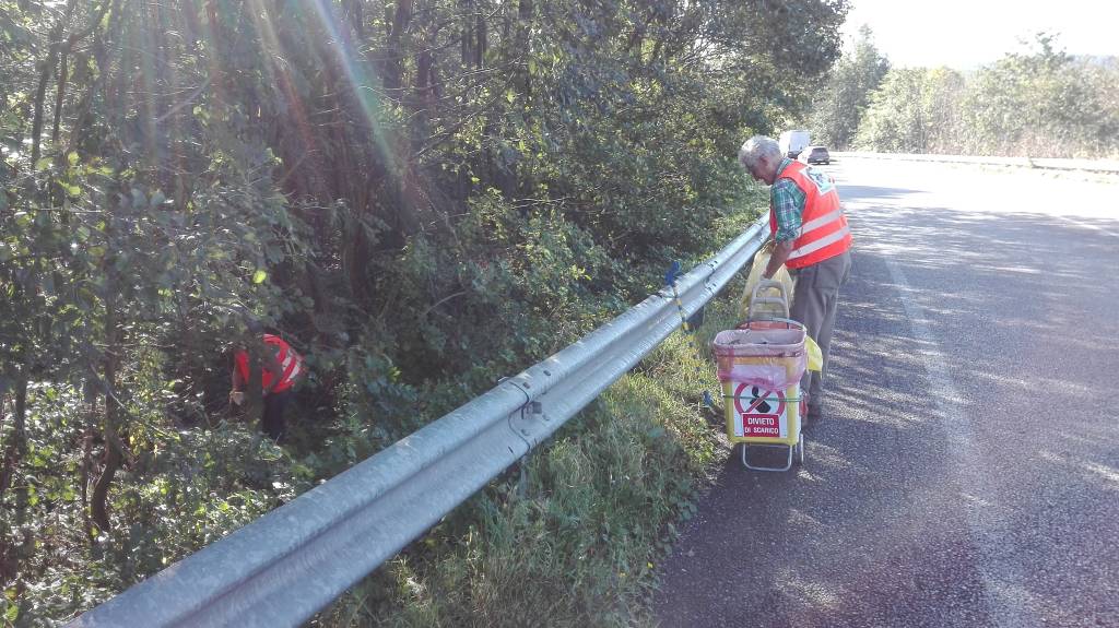 Ripulita la sp1 tra Gavirate e Gemonio