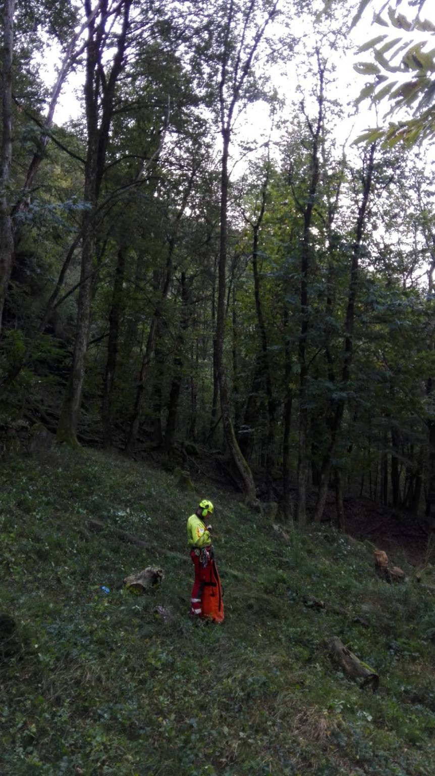 Fungiatt cade nel bosco, lo salvano con l'elicottero