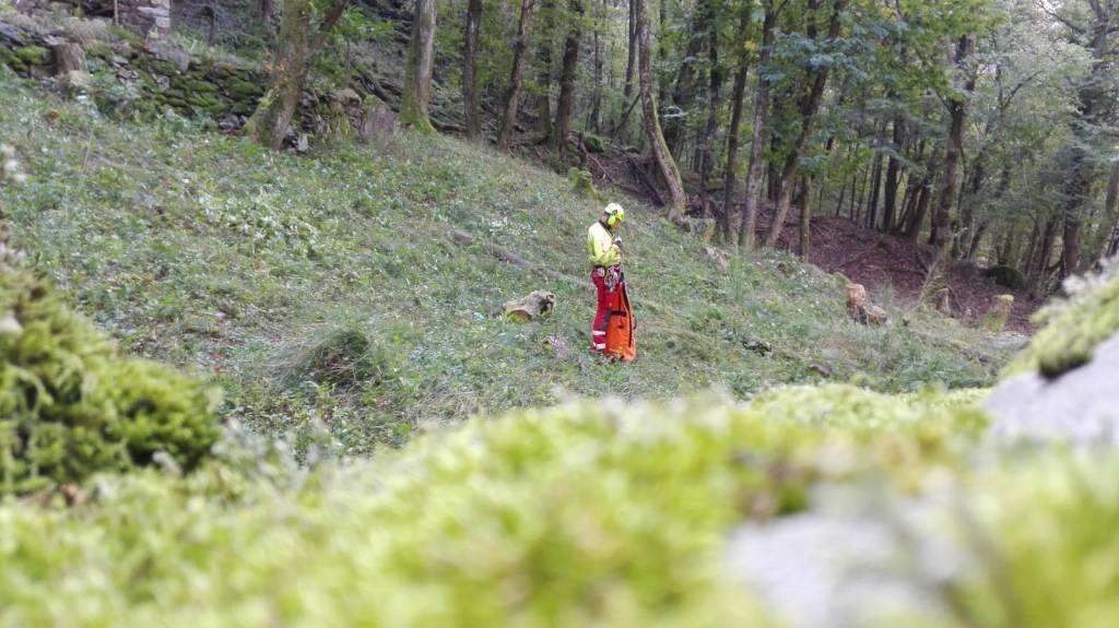 Fungiatt cade nel bosco, lo salvano con l'elicottero