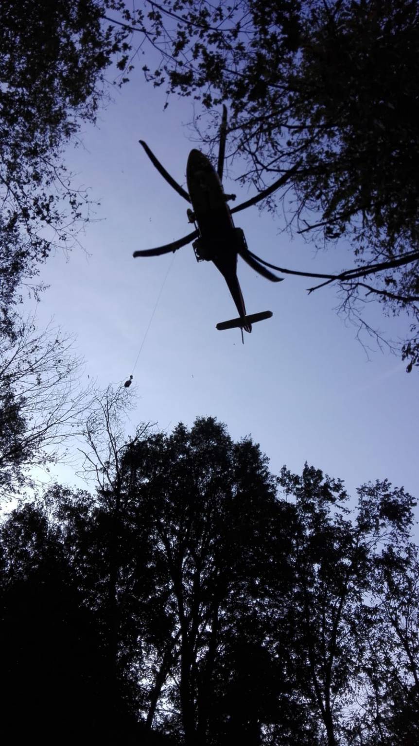 Fungiatt cade nel bosco, lo salvano con l'elicottero
