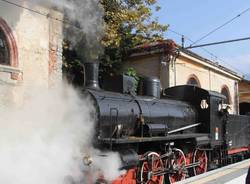 Il treno a vapore arriva a Luino