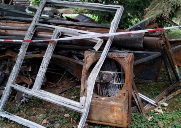 Incendio di Cesate: “Vogliamo tornare ad abitare a casa nostra”