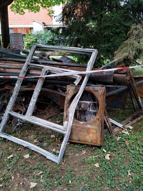 Incendio di Cesate: “Vogliamo tornare ad abitare a casa nostra”