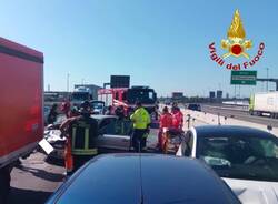 incidente autostrada milano torino rho expo persona incastrata  4 