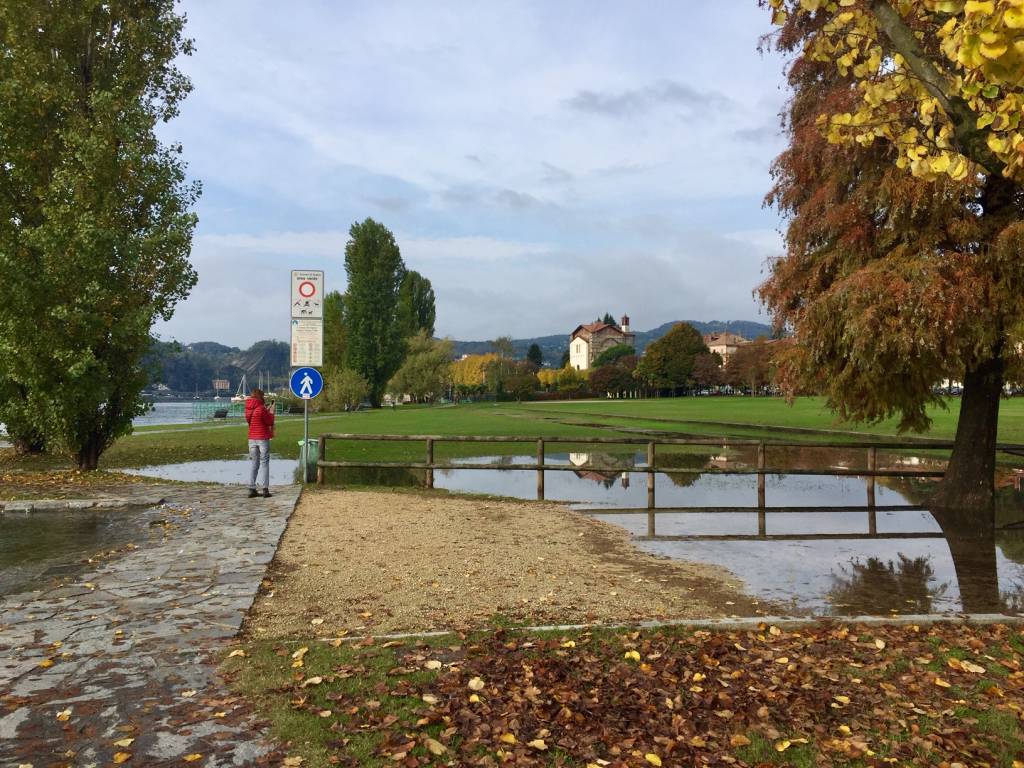 Lago Maggiore piena Angera
