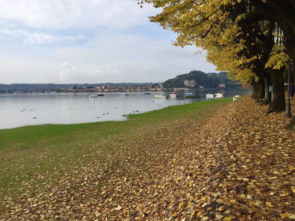 Lago Maggiore piena Angera