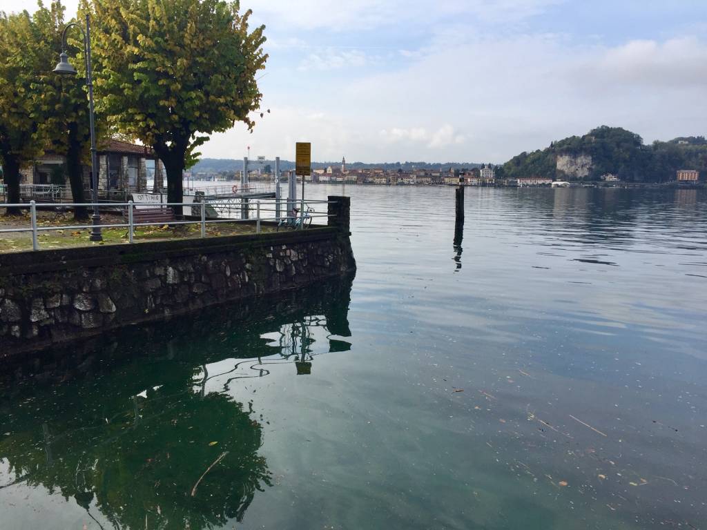 Lago Maggiore piena Angera