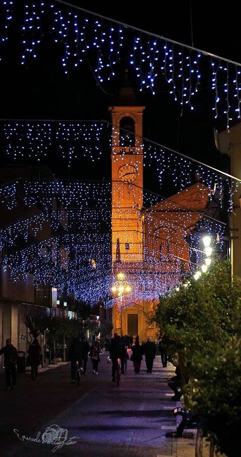 Le luminarie natalizie di Saronno quest’anno sono arrivate in anticipo