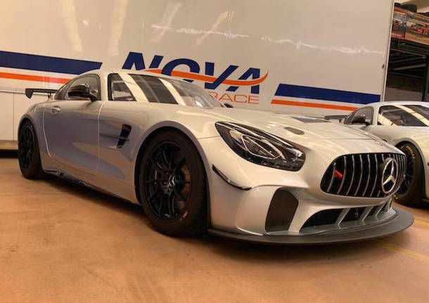 mercedes amg gt4 nova race