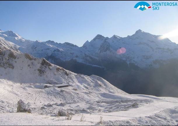 Risveglio Con La Neve Sul Monte Rosa E In Molte Localita Di Montagna