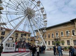 ruota panoramica busto arsizio piazza san giovanni