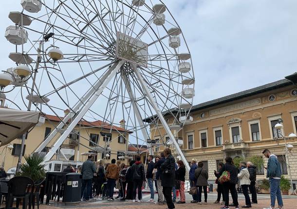 ruota panoramica busto arsizio piazza san giovanni