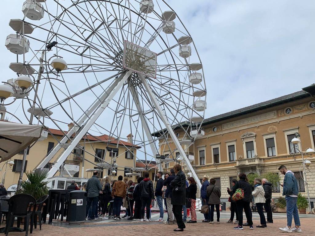 ruota panoramica busto arsizio piazza san giovanni