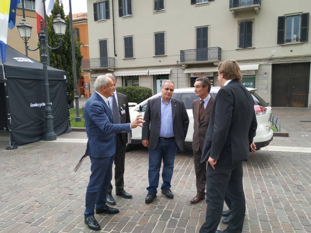 Saronno, inaugurazione delle colonnine per la ricarica elettrica
