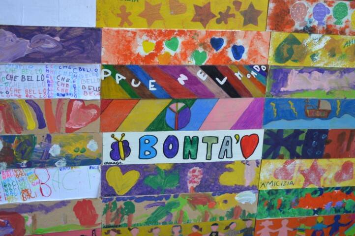 barca solidariet  accoglienza al bosco della pace rescalda rescaldina 800 bambini scuole  25 