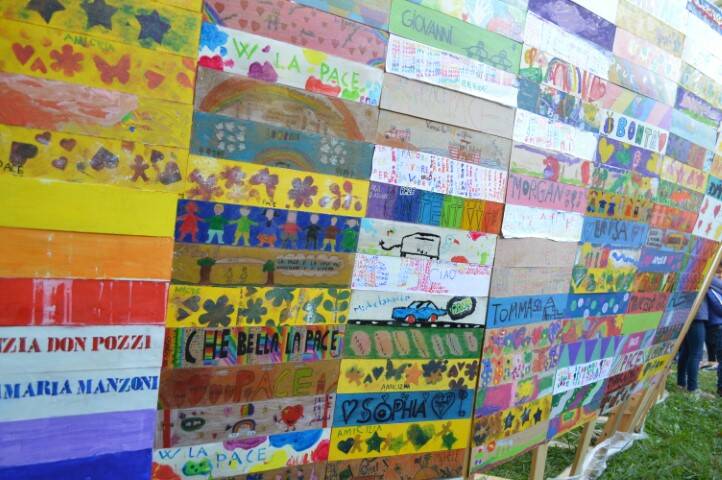 barca solidariet  accoglienza al bosco della pace rescalda rescaldina 800 bambini scuole  26 