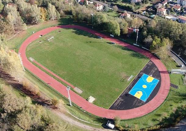 Albizzate inaugura la nuova pista di atletica e il campo da basket al parco La Fornace - Varesenews