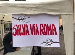 Il comitato “Salva via Roma” in piazza