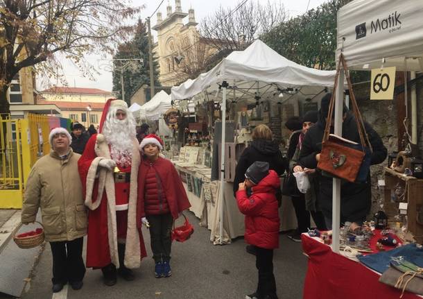 Luci, profumi e colori del Natale a Casbeno