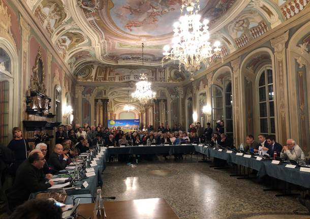 In molti in consiglio comunale per la cittadinanza a Liliana Segre