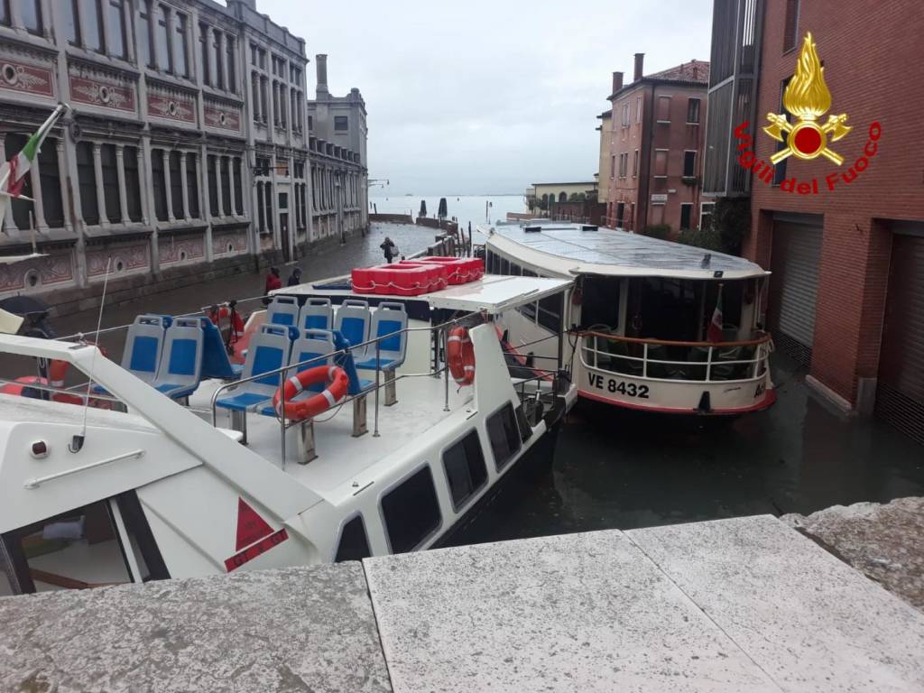 L'acqua alta da record a Venezia