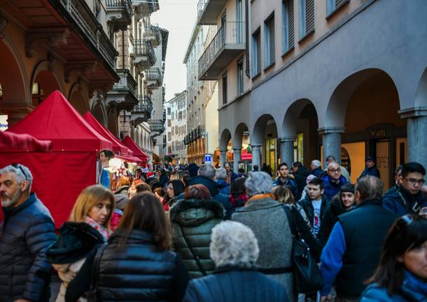 Lugano Natale.Lugano Si Veste Di Luci E Colori Tutti Gli Eventi Di Natale