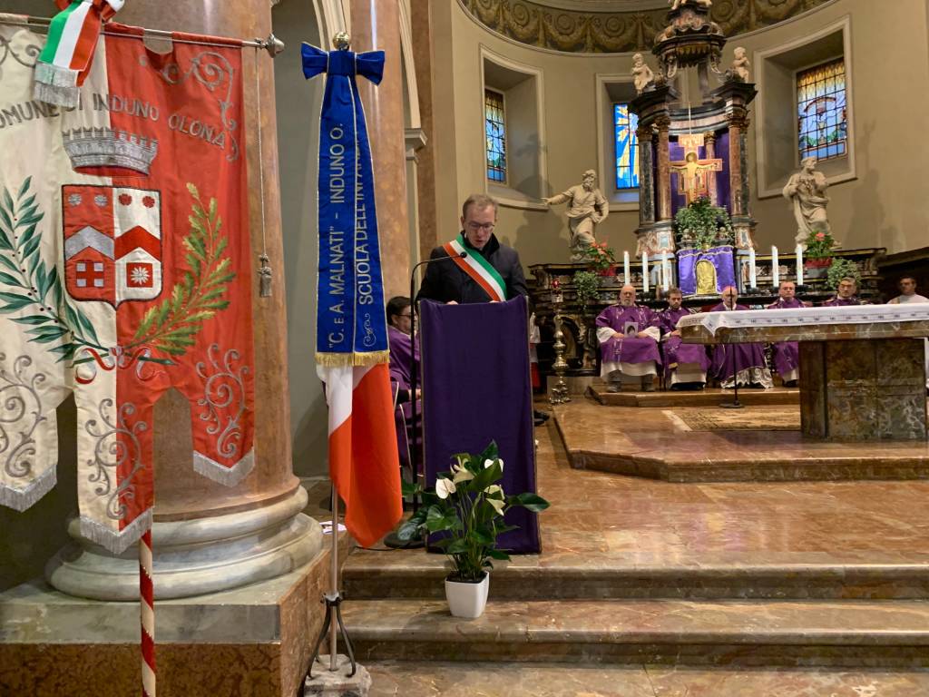Luino: funerale don Giorgio Marelli