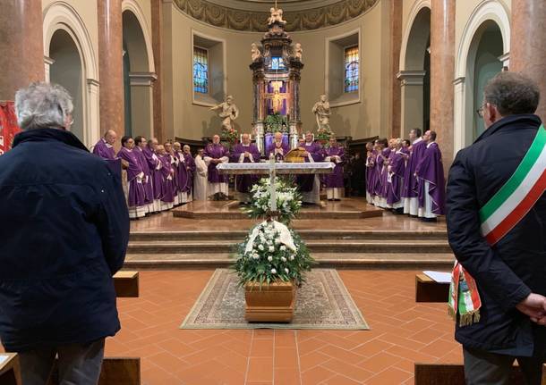 Luino: funerale don Giorgio Marelli