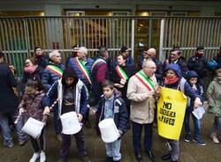 manifestazione no discarica cava solter casorezzo busto garolfo sotto regione lombardia  1 