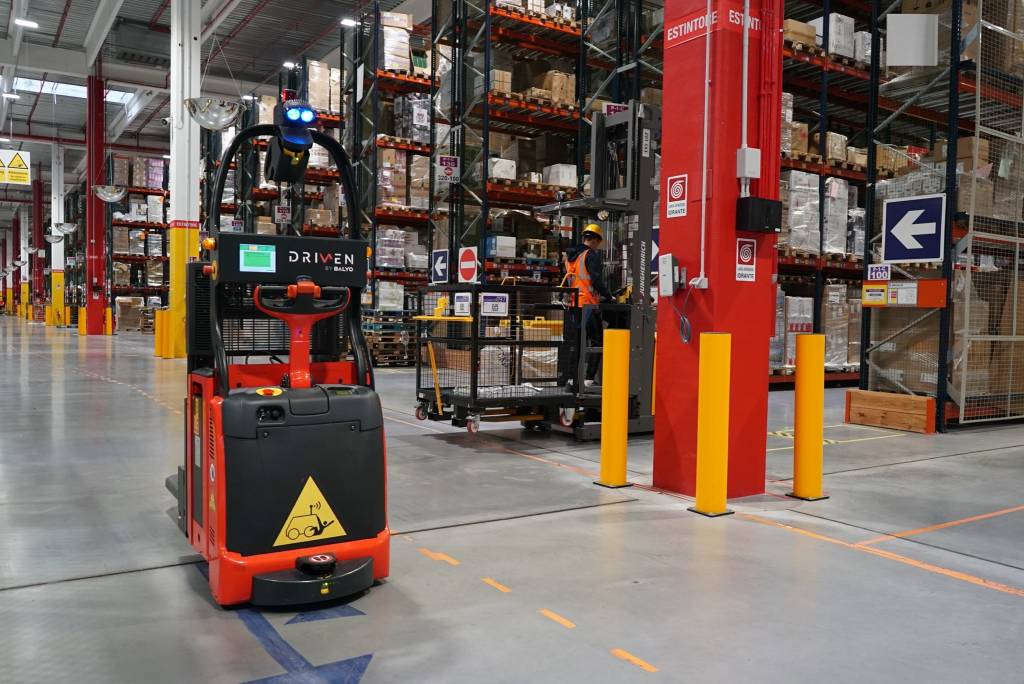 Nel magazzino di Amazon a Vercelli