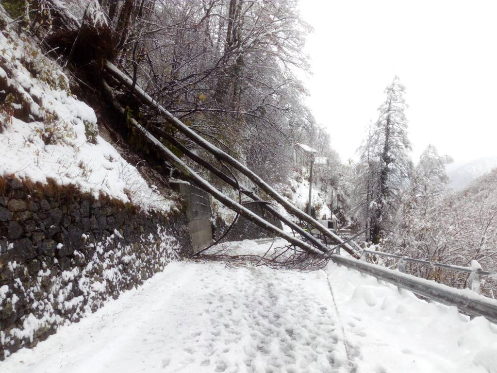 Neve, disagi per il maltempo nelle Valli Ossolane