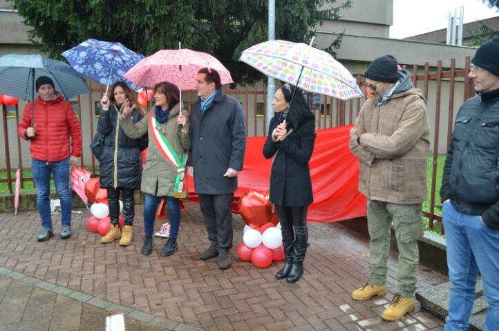 panchina rossa contro la violenza sulle donne san giorgio su legnano  7 