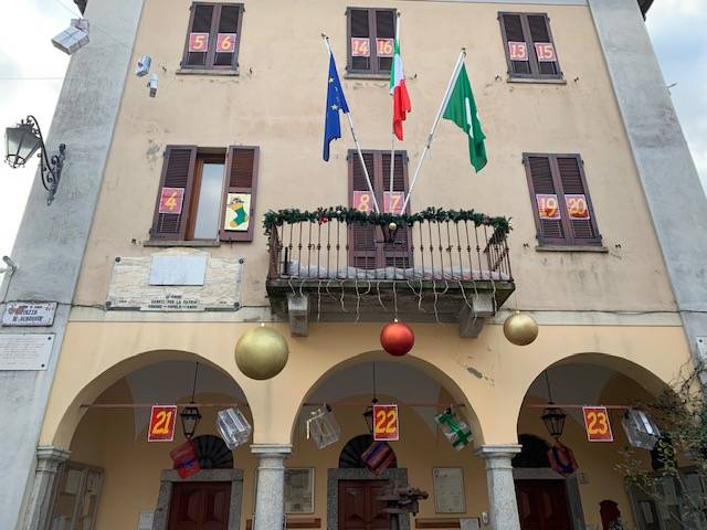 Il municipio diventa calendario dell\'avvento