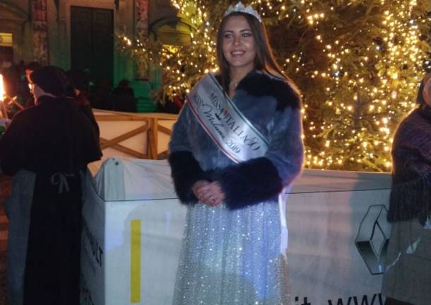 Miss Iryna illumina il Natale di Saronno