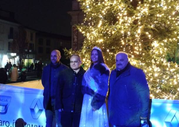 Miss Iryna illumina il Natale di Saronno