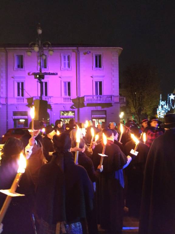 Miss Iryna illumina il Natale di Saronno