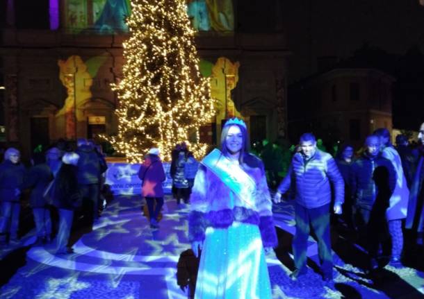 Miss Iryna illumina il Natale di Saronno