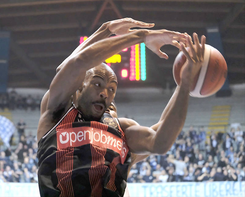 Acqua S. Bernardo Cantù - Openjobmetis Varese 74-67
