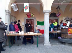 A Orino Babbo Natale porta il defibrillatore