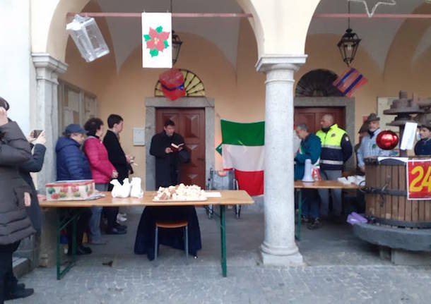 A Orino Babbo Natale porta il defibrillatore