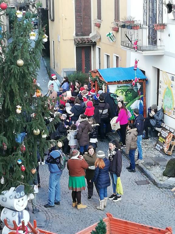 A Orino Babbo Natale porta il defibrillatore